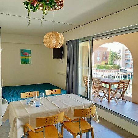Studio Hyeres Port Luaran gambar