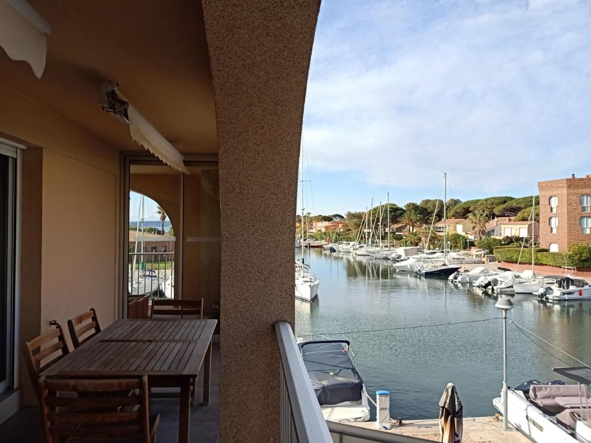 Studio Hyeres Port Luaran gambar