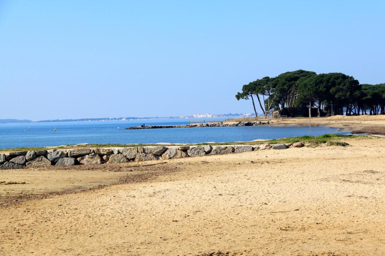 Studio Hyeres Port Luaran gambar