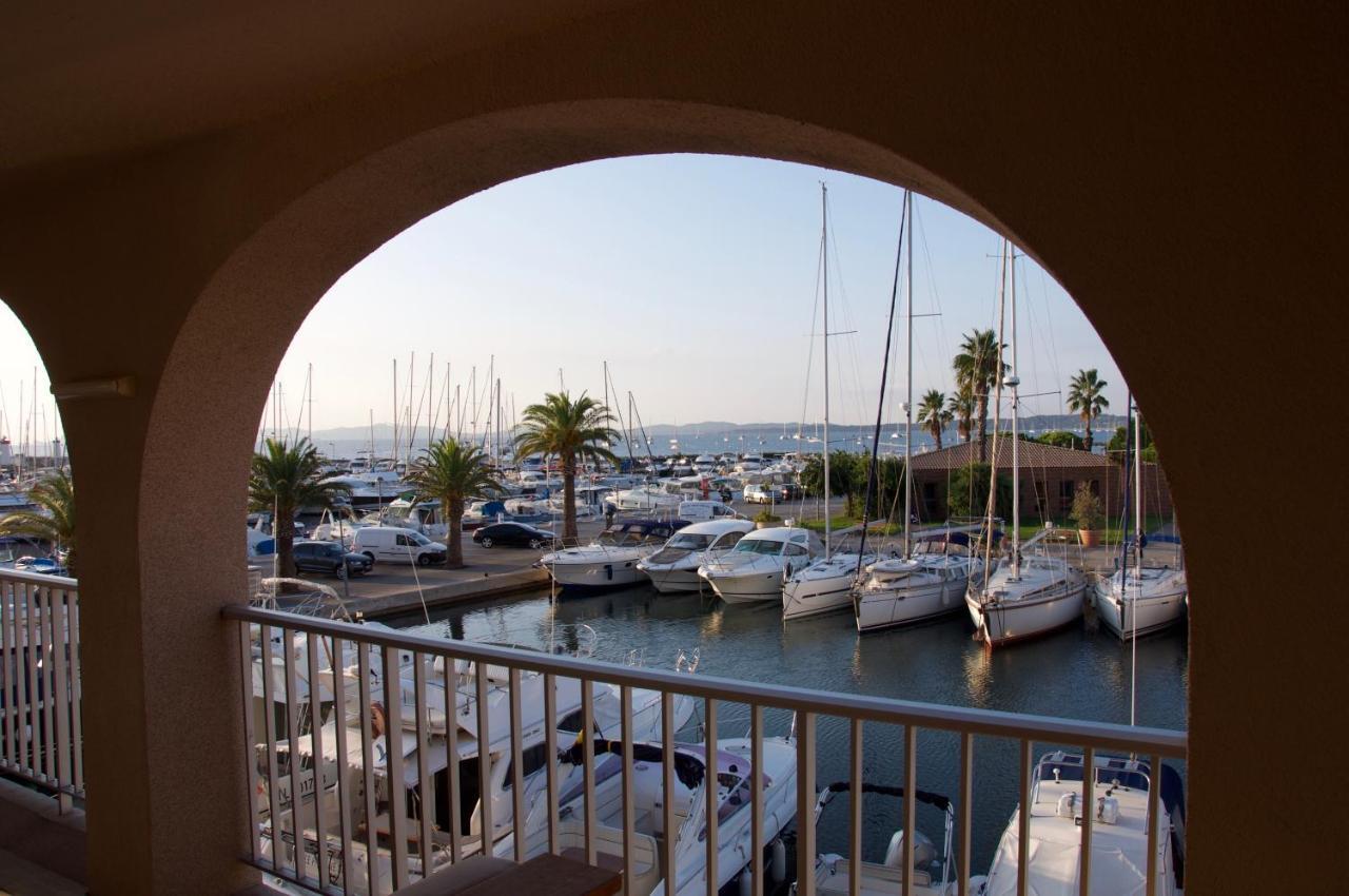 Studio Hyeres Port Luaran gambar